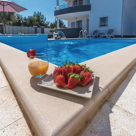 4 Bedroom Amazing In Nyaraló