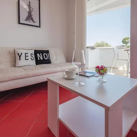 Nyaraló 4 Bedroom Amazing In Sukošan